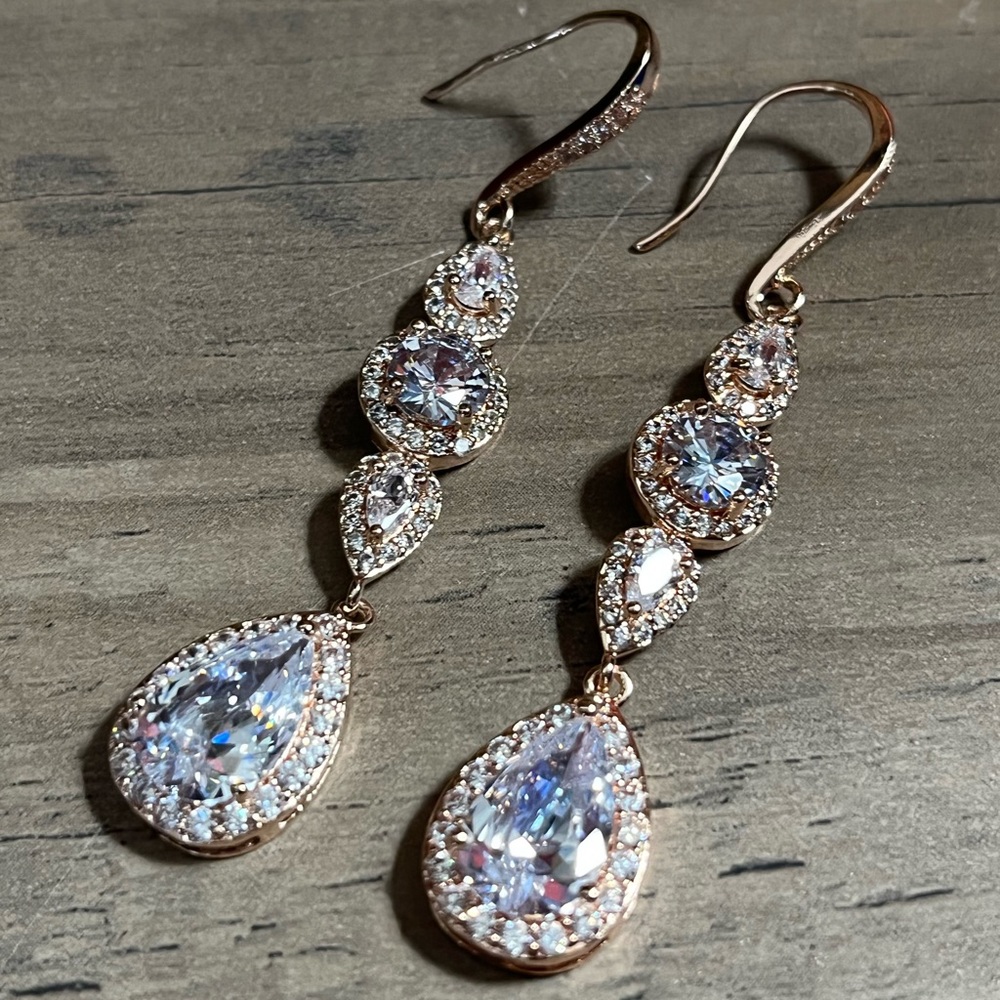 Moissanite Rose Gold 🥀 Dangle teardrop earrings